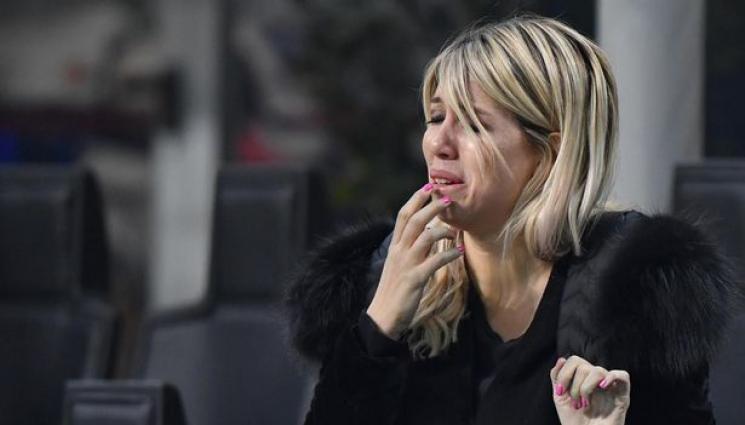 Икарди Ванда Нара - Изневерилият Икарди дава на жена си всички пари