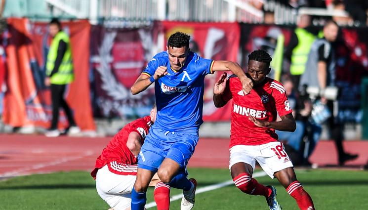 Георги Миланов - Левски трепери за цял отбор