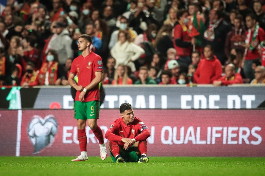 Емоциите на Кристиано Роналдо след загубата от Сърбия1