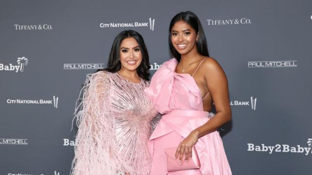 Съпругата и дъщерята на покойния Коби Брайънт блестят на червения килим (ГАЛЕРИЯ)