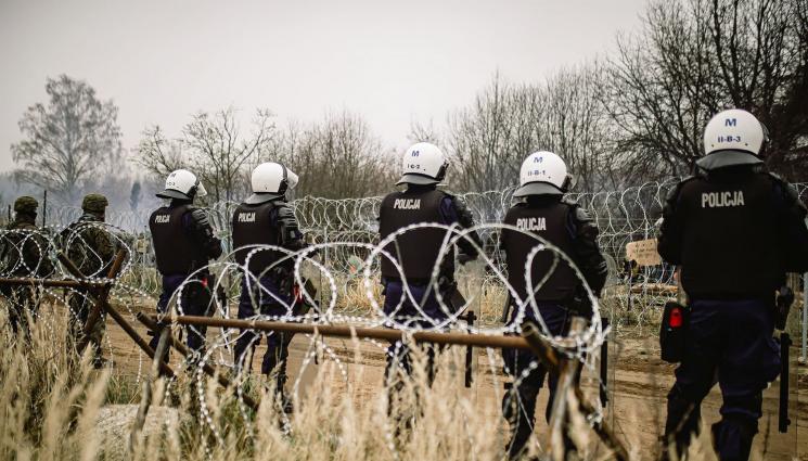 Беларус - Полша с обвинения срещу двама руснаци и украинец за трафика на мигранти