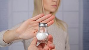Трапезната сол когато се консумира в излишък допринася за развитието