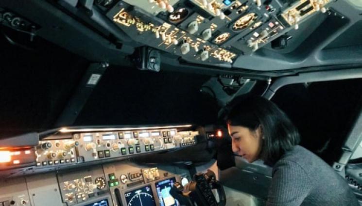 пилот - Избягалата от талибаните пилотка пред Телеграф: Живея в София със скромните си спестявания