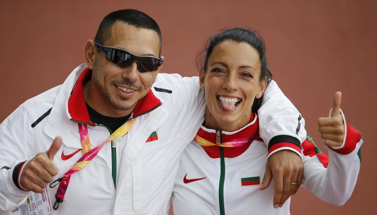 Симоне Колио - Габи Петрова на масаж при мъжа на Ивет (СНИМКИ)