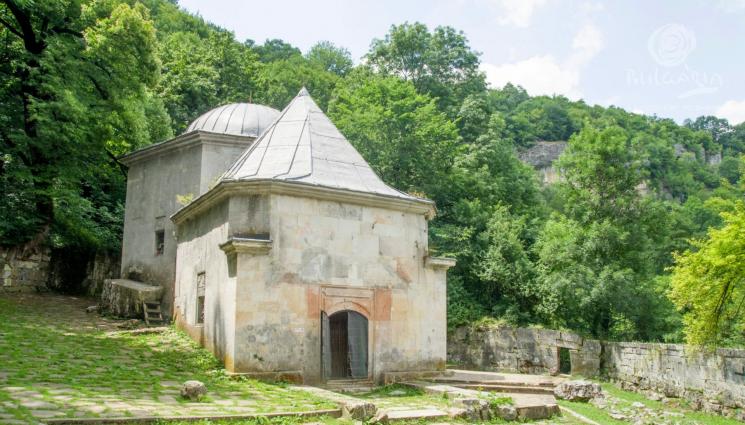 вяра - ВЯРА: Камъкът на Демир баба лекува от безплодие