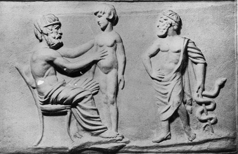 <p>Древния&nbsp;грък Хипократ&nbsp;&ndash; най-великият лекар на Античността, още наричан баща на медицината и смятан за една от най-значимите фигури в областта на медицината, записал, че жените правели тампони от марля и&nbsp;агнешка вълна, омотани около тънка дървена пръчка. Смятало е, че морските гъби също имали такова&nbsp;приложение.&nbsp;&nbsp;&nbsp;</p>
