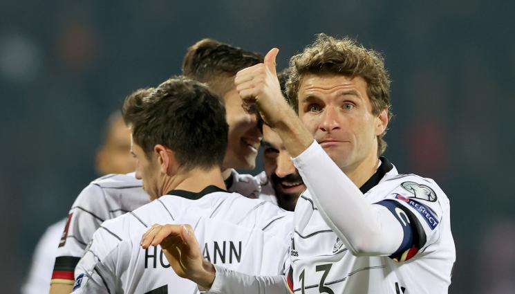 Томас Мюлер - Жената на Мюлер спряла трансфера му в Юнайтед за 100 млн. евро