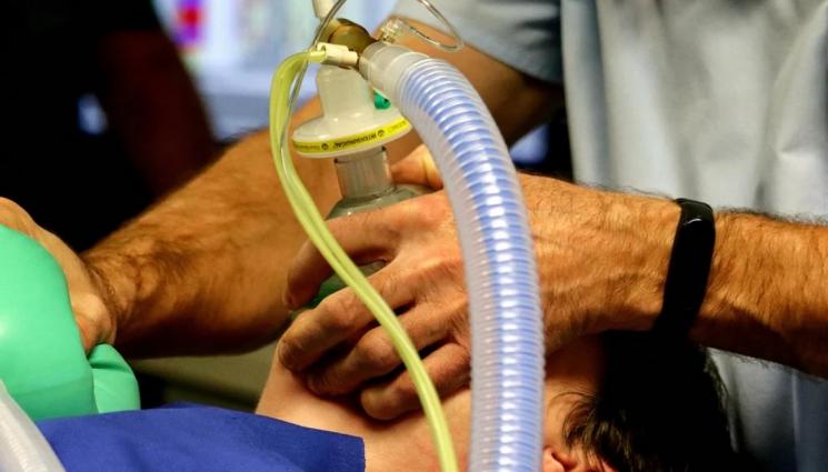 коронавирус реанимация - Covid-19 погуби бивш национал на Беларус на 42 г.