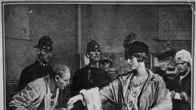 Как гласуваха хората преди 100 години (ГАЛЕРИЯ)