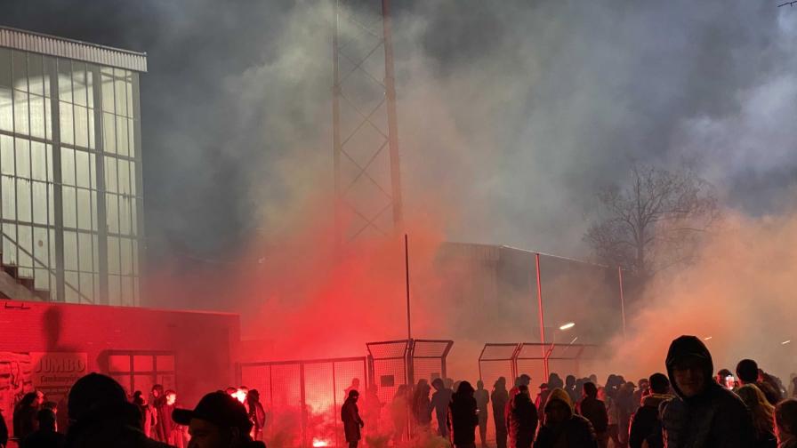 Трета нощ на размирици в Нидерландия заради COVID мерките