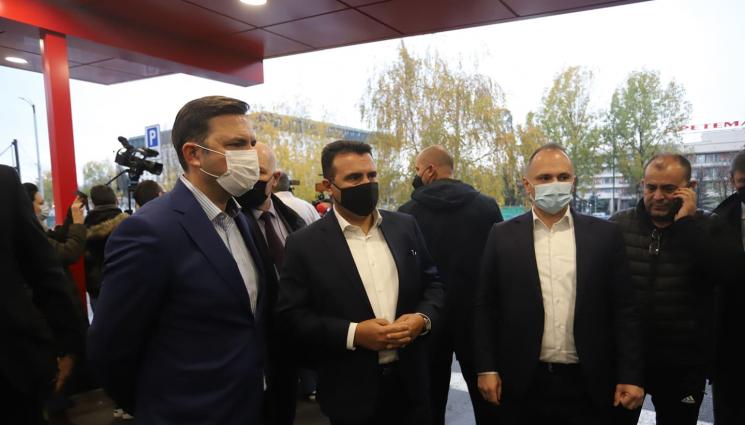 Зоран Заев БГНЕС - КОШМАРЪТ НА СТРУМА: Заев: Пътниците на последните седалки са успели да счупят прозореца и да се спасят