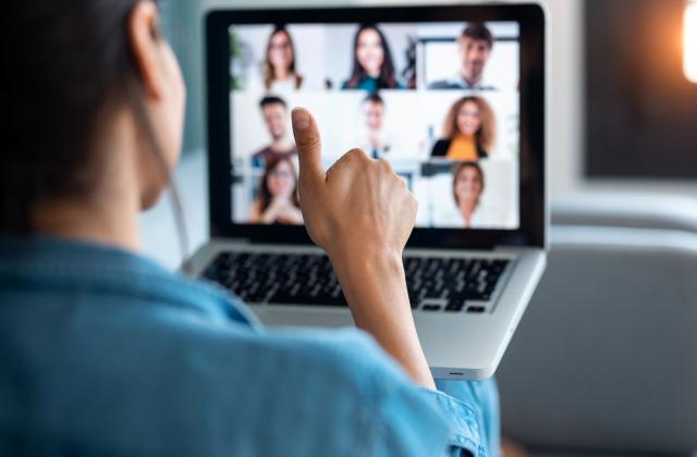 Въпреки че парламентът е във ваканция, предложенията за реформи не