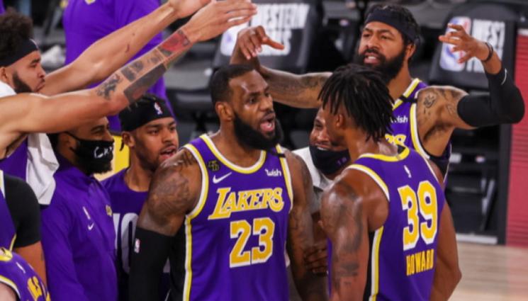 Леброн Джеймс - Леброн изгони двама ВИП фенове на Индиана (ВИДЕО)