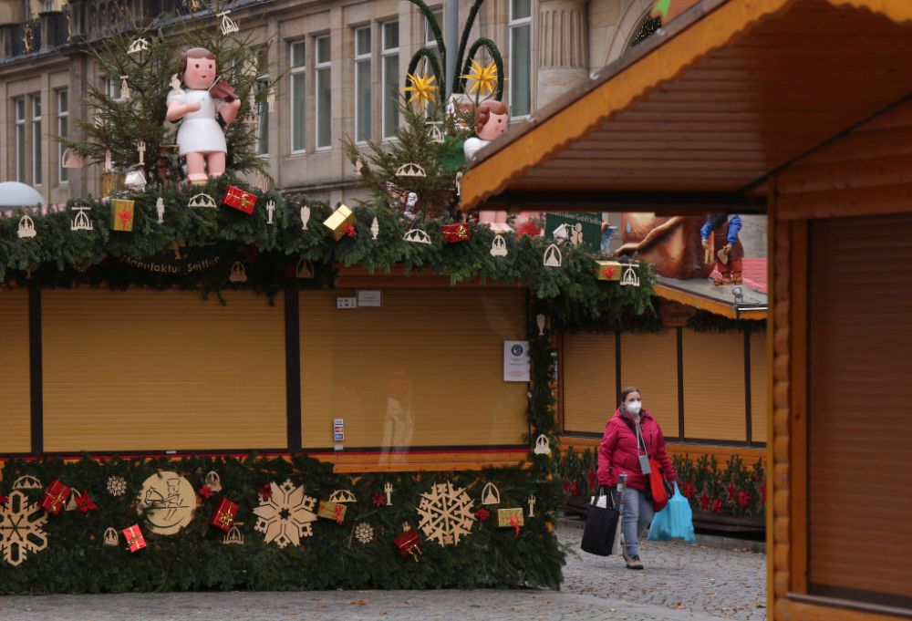 Коледният базар Striezelmarkt в Дрезден, Германия