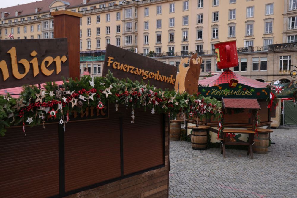 Коледният базар Striezelmarkt в Дрезден, Германия