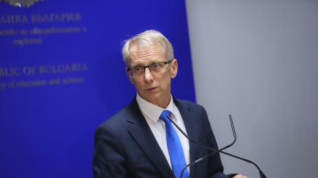 Николай Денков