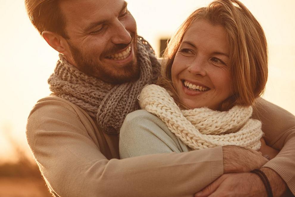  Нечетните дати на раждане на сътрудниците демонстрират мощен съюз сред двамата. 