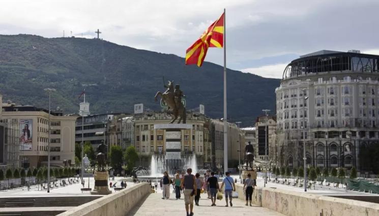 Уикенд - Скопие настоява македонския език да бъде официален в ЕС