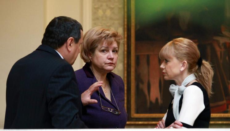 Уикенд - УИКЕНД: Рекордьор по мандати