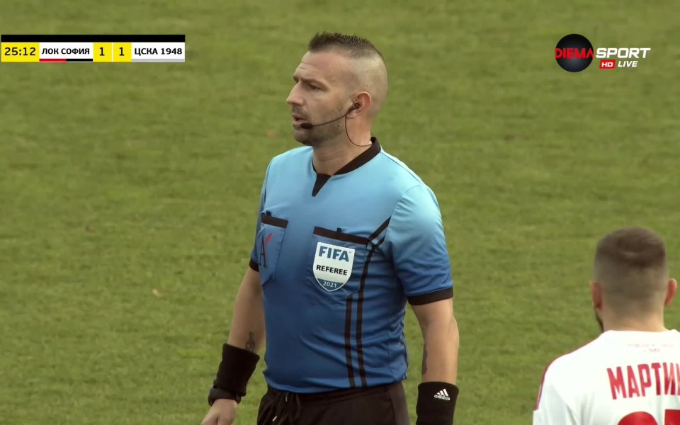 В 24-ата минута Александър Александров прати топката в мрежата на