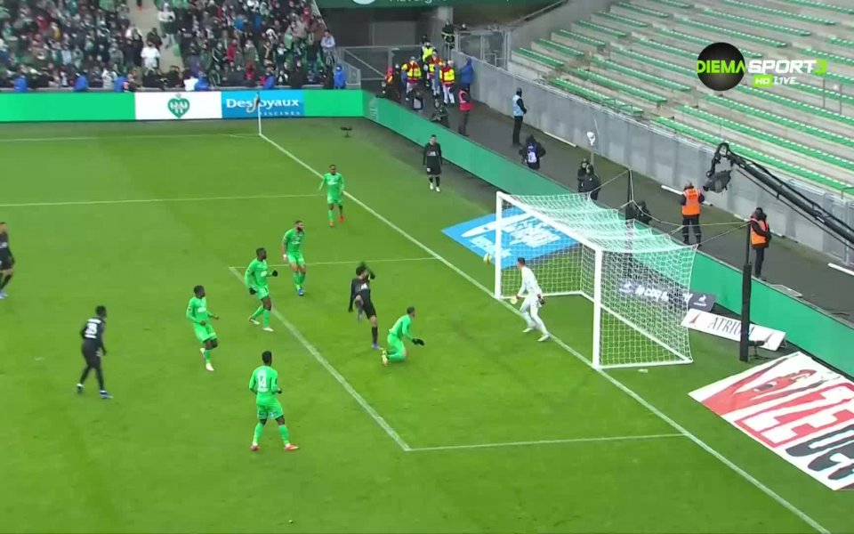 В 91-ата минута многоходова атака на ПСЖ завърши с отлично