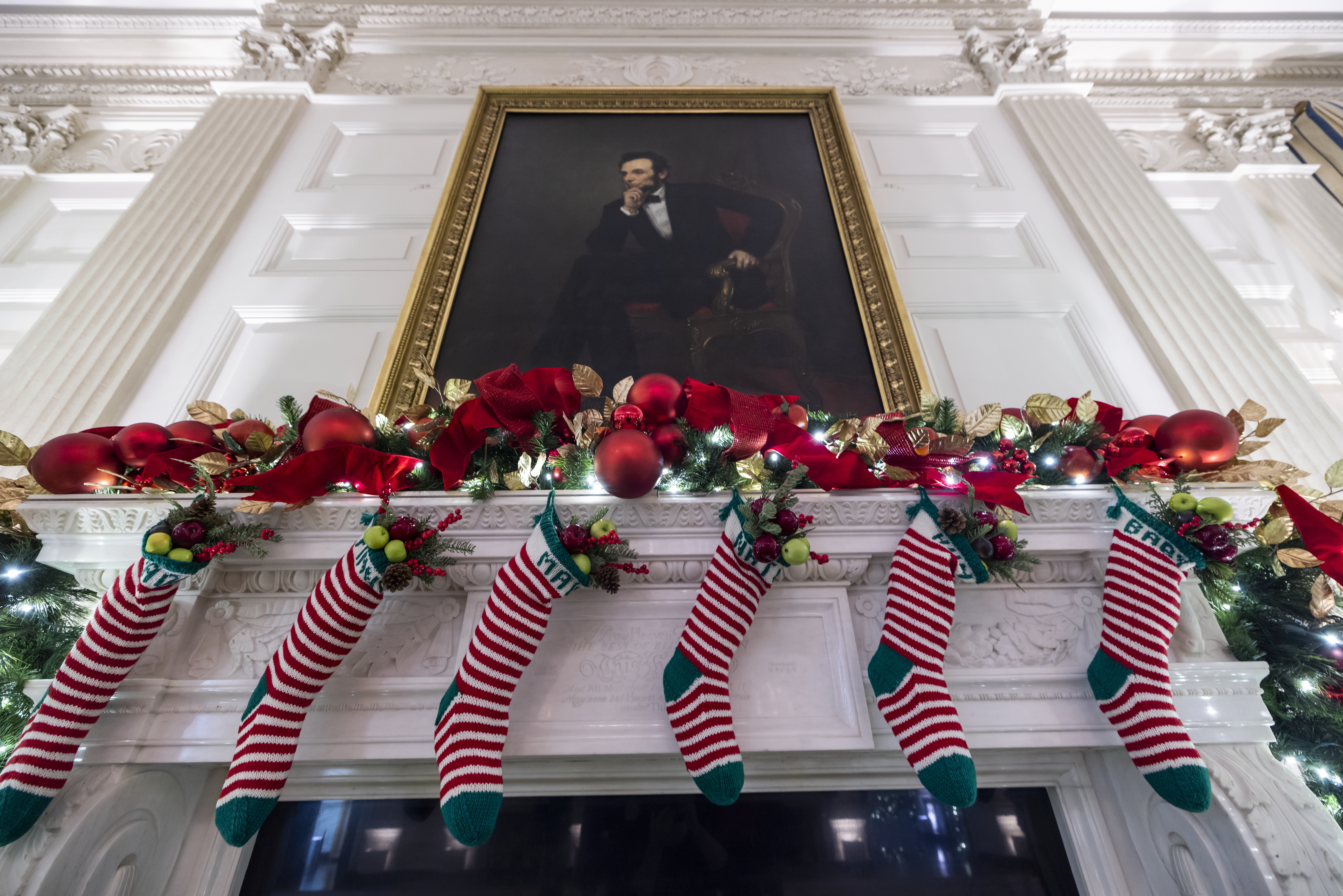 <p>Как Джил Байдън украси Белия дом за Коледа</p>