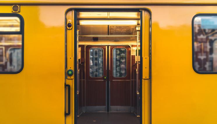 Берлин метро - Германия завърта лотария за работни визи за обитателите на Западните Балкани