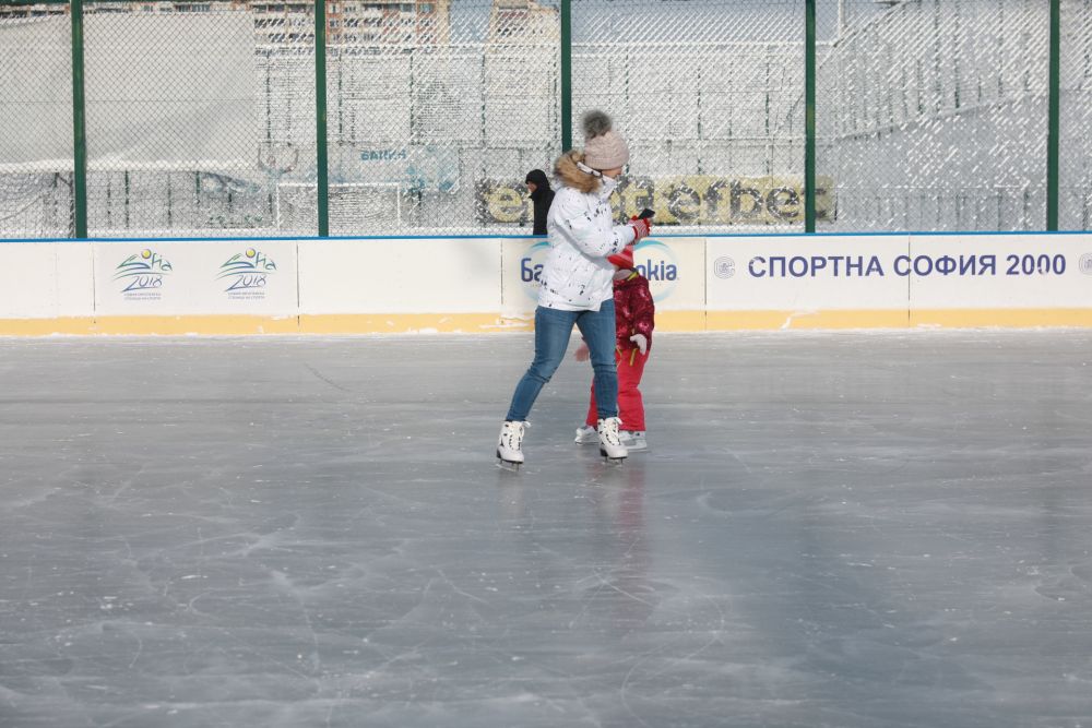 Тя е с площ от 800 кв. м. и капацитет до 150 ползватели едновременн