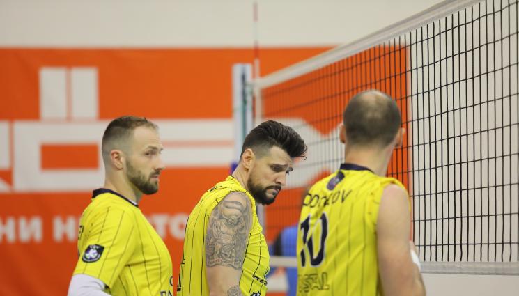 Хебър волейбол мъже - Волейболният ни шампион Хебър устоя само час за 0:3 от Ястрежебски в Полша