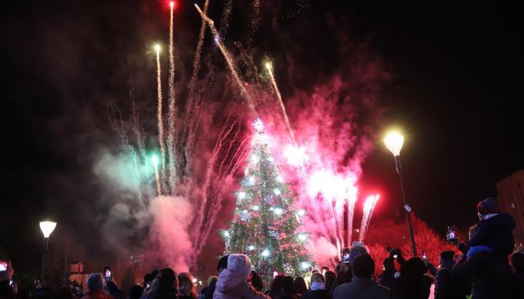 елха София - КОЛЕДА ИДВА: Запалиха светлините на елхата в София (СНИМКИ)