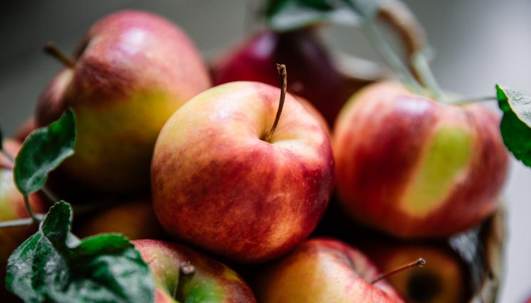 ябълки - Продават ни ябълки от Нова Зеландия, родни стопани изкореняват овощните си градини