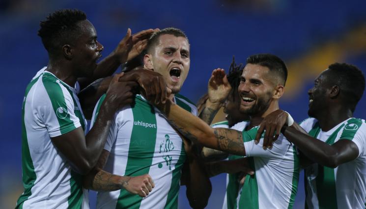 Октавио - „Армейците“ желали Октавио, той карал такси и играл със Салах