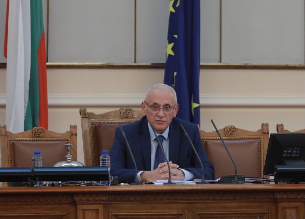 Доайенът на 47-ото Народно събрание д-р Силви Кирилов откри тържествено първото заседание на новия парламент