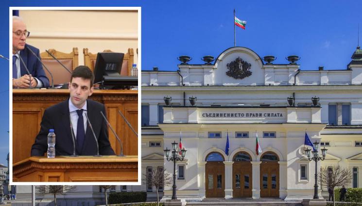 Никола Минчев - 34-годишният юрист Никола Минчев сяда в шефския стол на парламента (СНИМКИ)