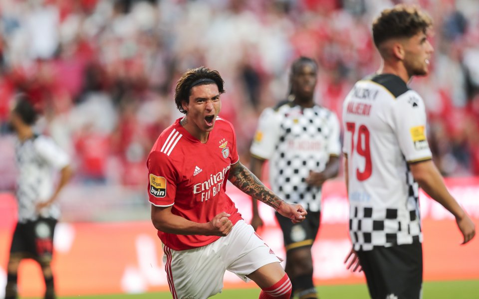 Отборът на Арсенал е готов да се присъедини към надпреварата