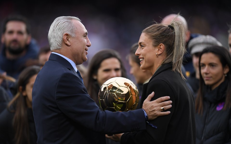 Легендата Христо Стоичков беше в центъра на вниманието преди мача