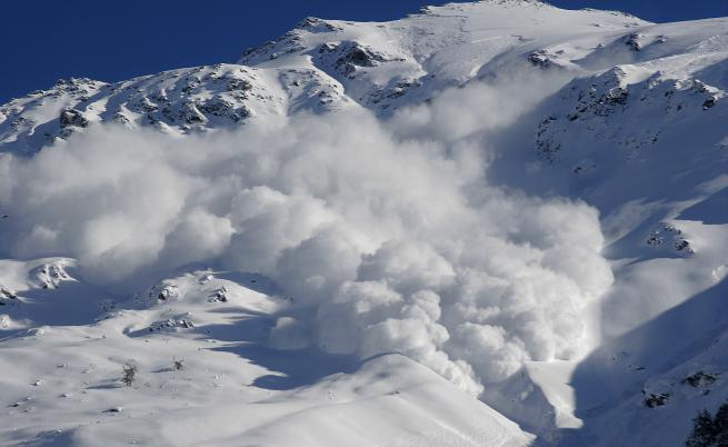Спасени са всички скиори, намирали се в неизвестност след падане на лавина в Австрия