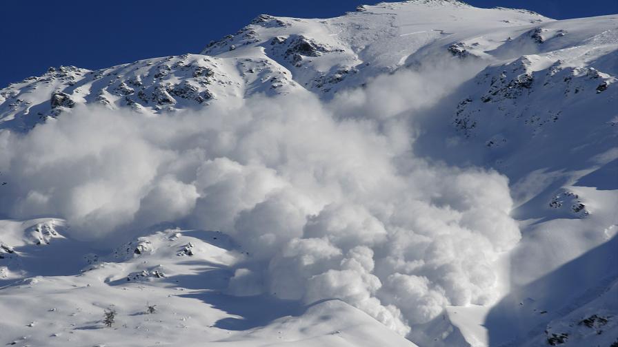 Спасени са всички скиори, намирали се в неизвестност след падане на лавина в Австрия