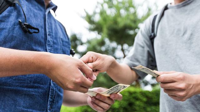 Не давайте заеми на роднини и приятели, съветва психолог