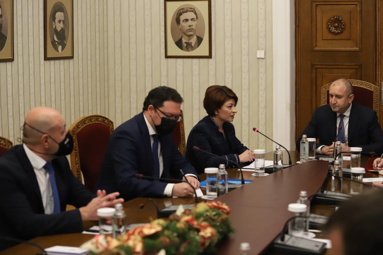 консултации