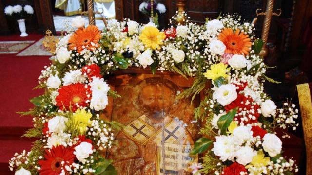 Риба, погачи и корабни сирени: България отбелязва Никулден (ГАЛЕРИЯ)