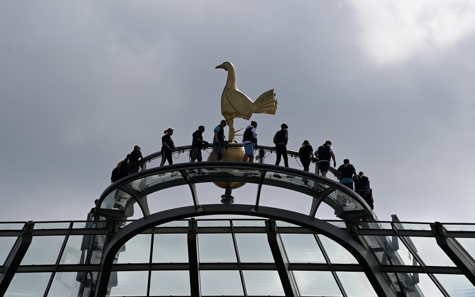 Отборът на Тотнъм бе ударен от вълна от заразени с