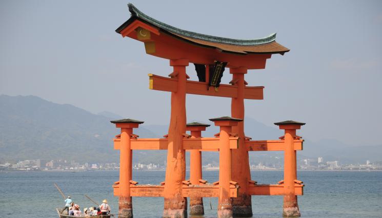 вяра - ВЯРА: Според шинтоизма всички хора са добри