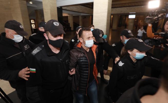 Борислав Колев, обвиняем за пране на пари от строежа на АМ „Хемус“, припадна в съдебната зала
