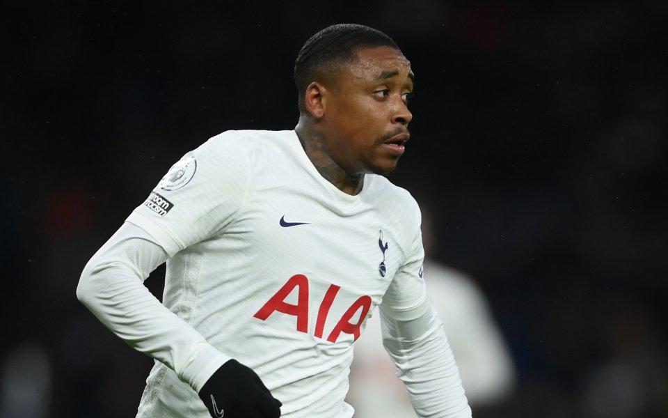 Нидерландският шампион Аякс ще се опита да привлече под наем