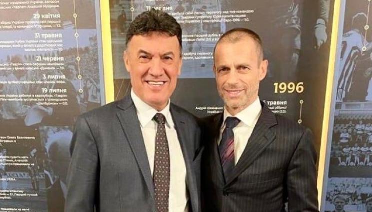 Михайлов Чеферин - Боби Михайлов се похвали със снимка и приятелско потупване от шефа на УЕФА Чеферин