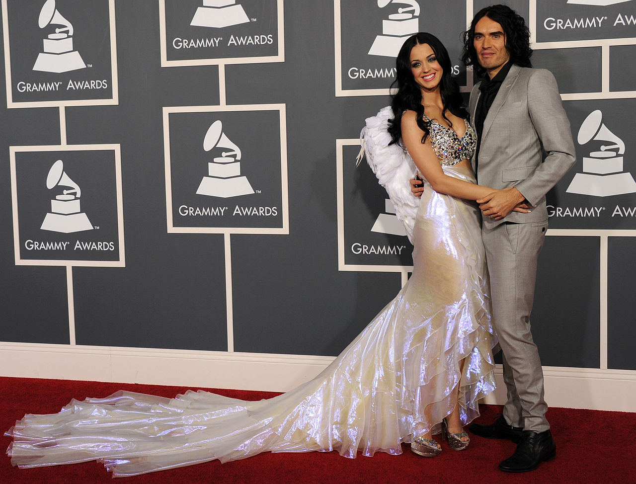 <p>Кейти Пери и Ръсел Бранд</p>