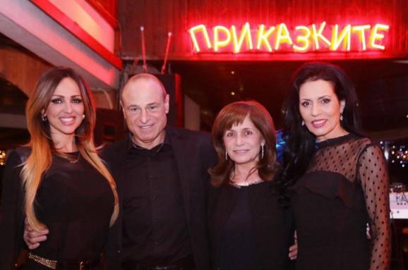  С издателите си Мария и Митко Димитрови и колежката Глория
