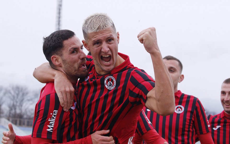 Локомотив София записа първа победа в efbet Лига от края