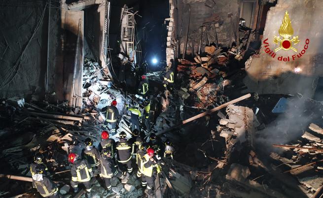 Жилищна сграда се срути в Сицилия след взрив, има загинали
